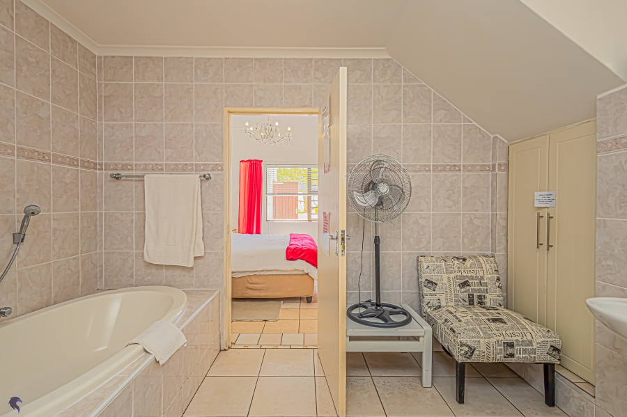 8 Bedroom Property for Sale in Country Club Western Cape